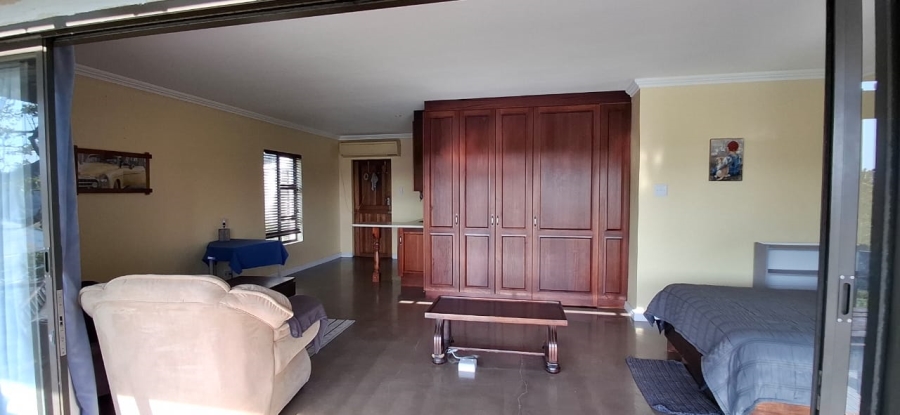 5 Bedroom Property for Sale in Gonubie North Eastern Cape